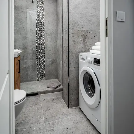 D&k Chlodna 15 Varsovie